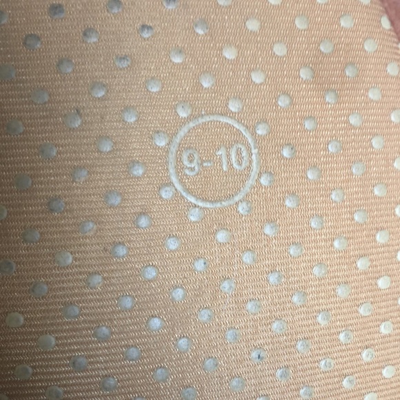 Funny pizza slippers - size 9-10 - Picture 4 of 4